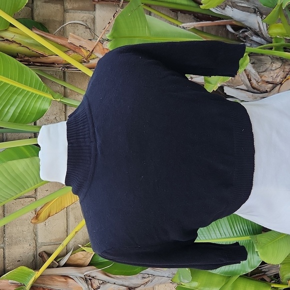 Disney Dress Shop Parks Black Shrug Castle Cardigan medium - Picture 3 of 8